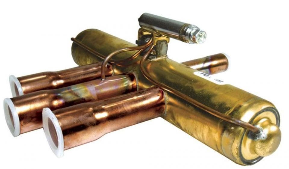 Reversing Valve w/o Coil, 61-101684-92